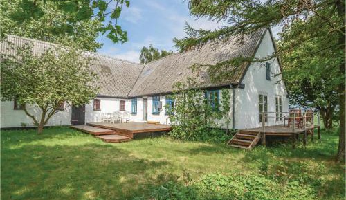 Three-Bedroom Holiday Home 