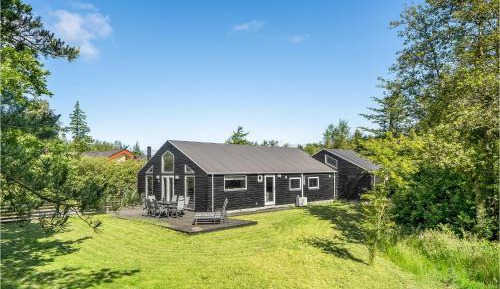 Four-Bedroom Holiday Home