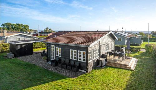 Three-Bedroom Holiday Home 