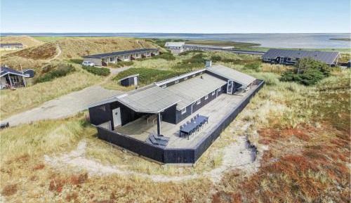 Six-Bedroom Holiday Home