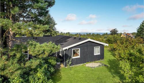 Four-Bedroom Holiday Home