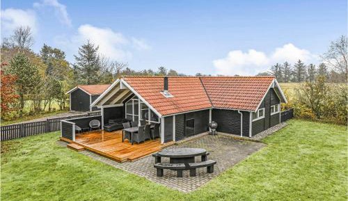 Three-Bedroom Holiday Home 