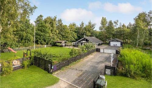 Four-Bedroom Holiday Home