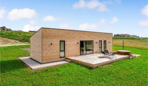 Three-Bedroom Holiday Home 