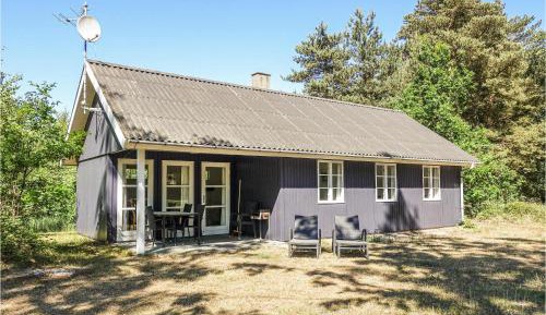 Three-Bedroom Holiday Home 