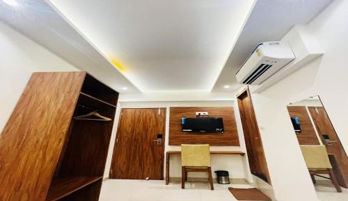 Deluxe Double Room with Extra Bed