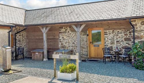 One-Bedroom Holiday Home