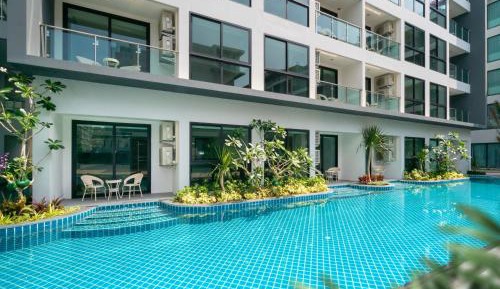 Junior Triple Suite Pool Access
