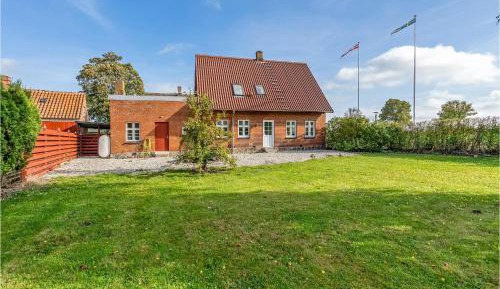 Three-Bedroom Holiday Home 