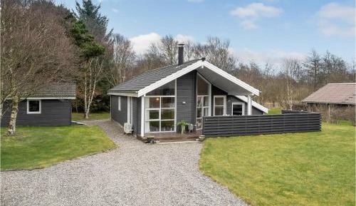Three-Bedroom Holiday Home 