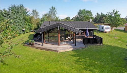 Three-Bedroom Holiday Home 