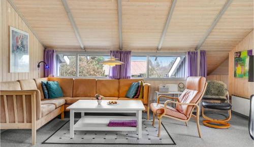 Three-Bedroom Holiday Home 