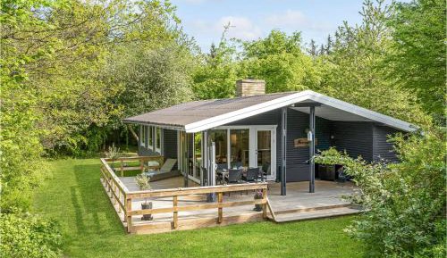 Three-Bedroom Holiday Home 