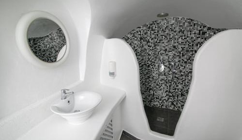 Cave Suite With Caldera & Sea View