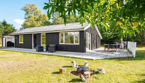 Three-Bedroom Holiday Home 