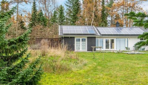 Three-Bedroom Holiday Home 