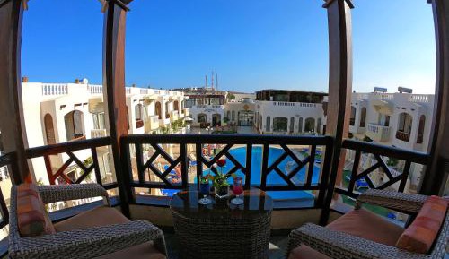 Junior Suite with Pool View