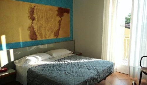 Double or Twin Room with Lake View