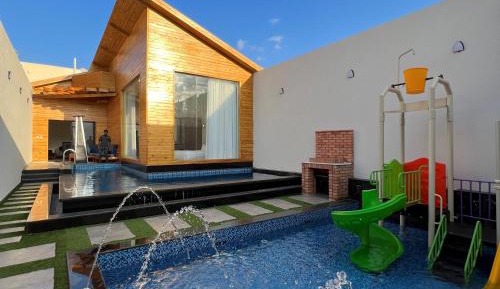 King Suite with Pool View