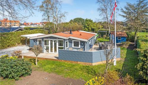 Three-Bedroom Holiday Home 