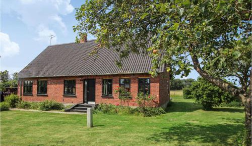 Three-Bedroom Holiday Home 