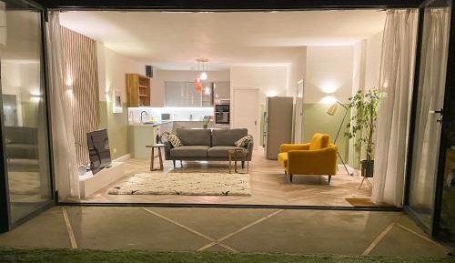 Apartment with Garden View