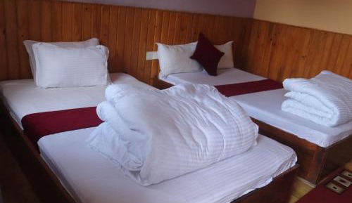 Double or Twin Room with Shared Bathroom