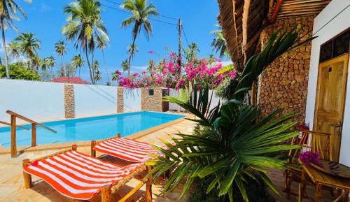 Apartment with Pool View 