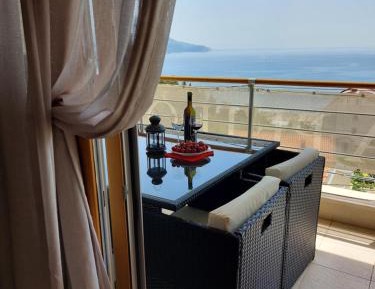 Deluxe Apartment with Sea View