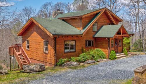 Three-Bedroom Holiday Home 