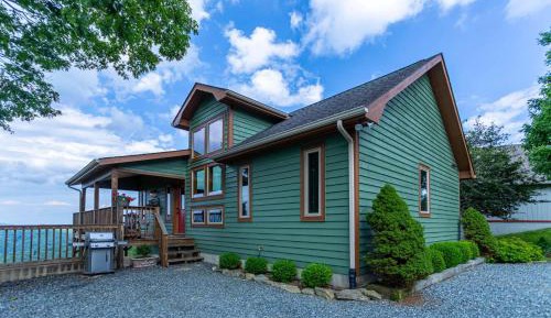 Two-Bedroom Holiday Home