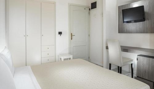 Double or Twin Room with Sea View
