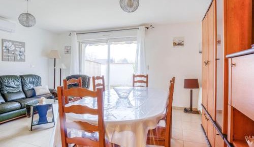 Holiday Home (8 Adults)