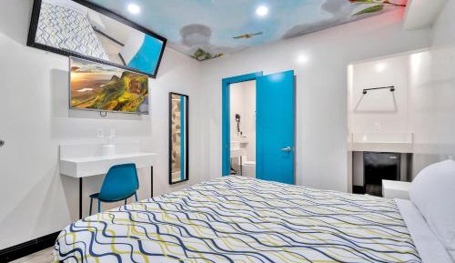 Deluxe Queen Room