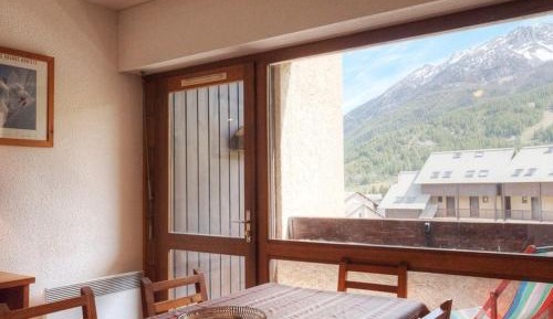 Apartment (6 Adults)