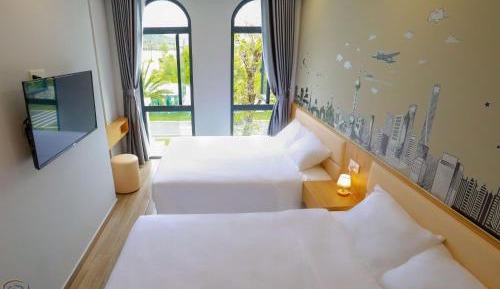 Quadruple Room with Mountain View