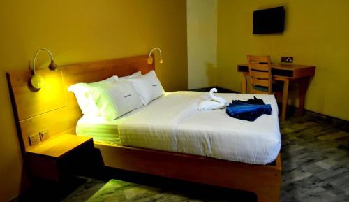Deluxe Queen Room