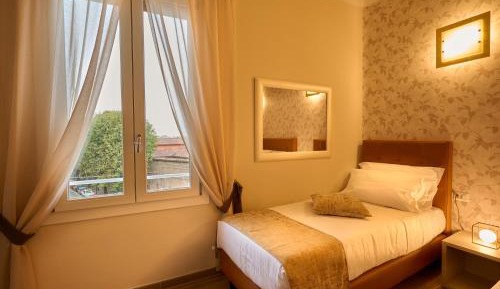 Luxury Triple Room