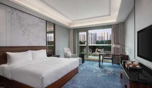 One-Bedroom King Suite