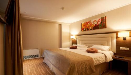 Two-Bedroom Suite