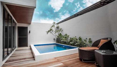 Studio with Pool View