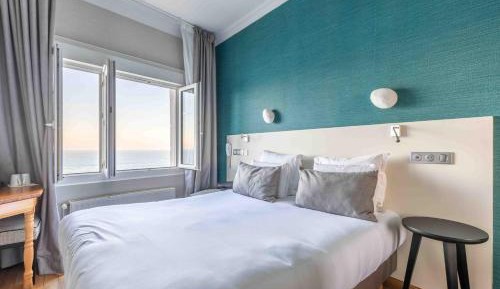 Double or Twin Room with Sea View