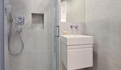 Lower Ground Floor One Bedroom Apartment