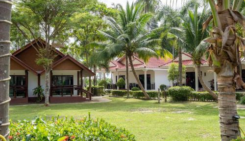 Bungalow with Garden View