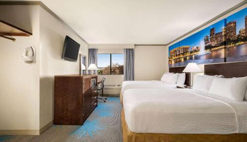 Queen Room with Two Queen Beds - Mobility Access/Non-Smoking