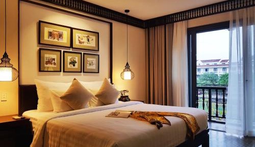 Suite with River View
