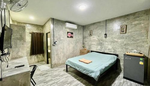 Standard Queen Room