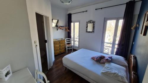 Standard Single Room with Shower