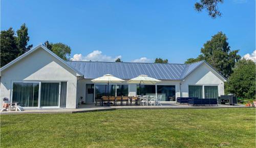 Four-Bedroom Holiday Home