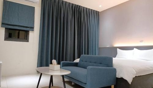 Deluxe Queen Room